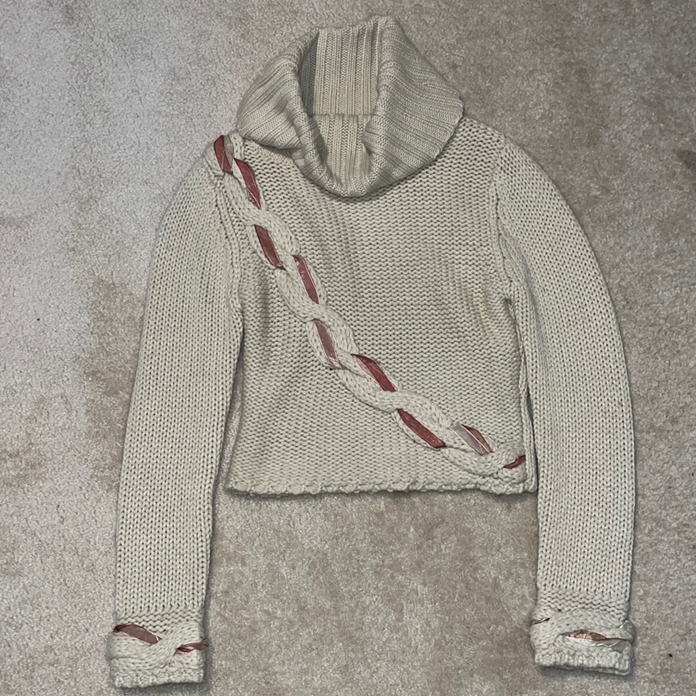 FiFi Collection Cowell Neck Ribbon Sweater